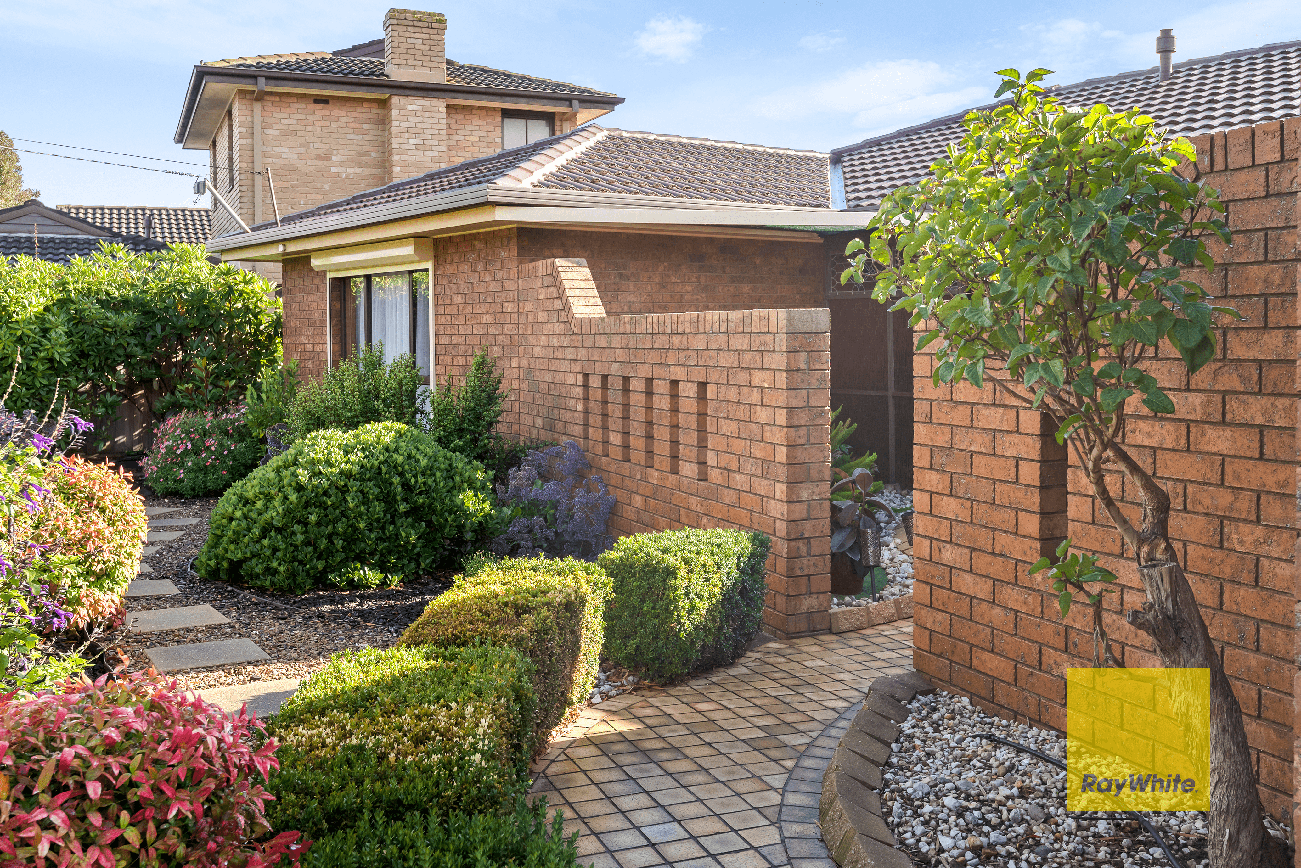 11 Crestmoor Drive, HIGHTON, VIC 3216