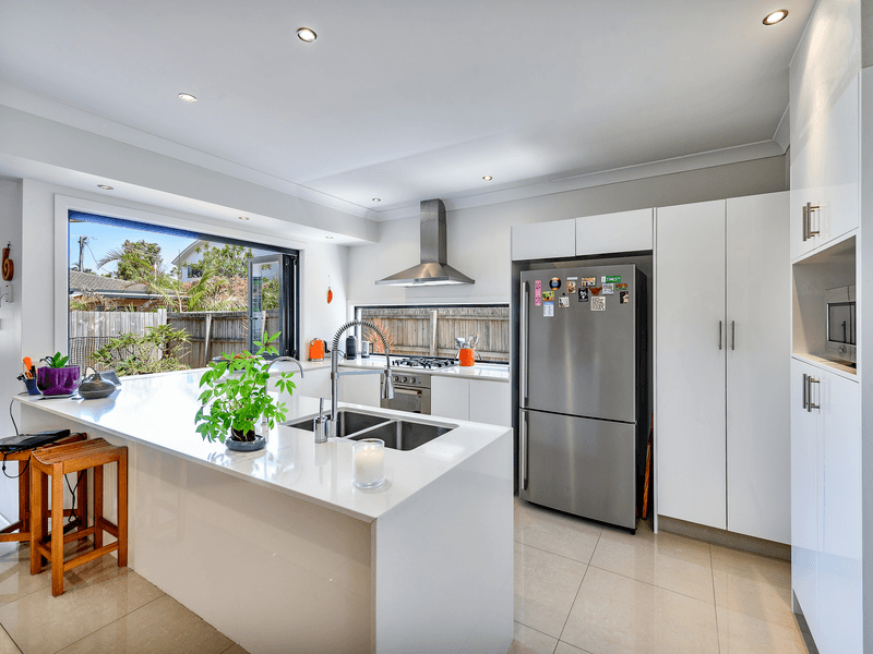 1/46 Bayview Street, RUNAWAY BAY, QLD 4216