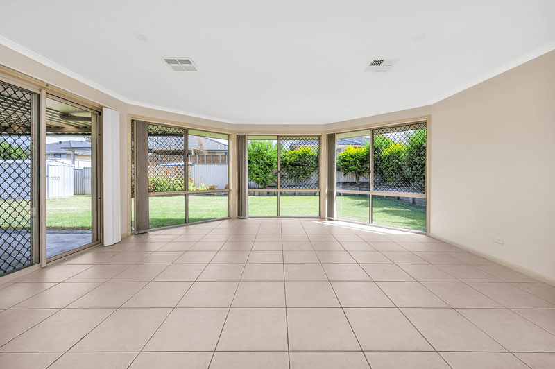 68 Casey Drive, HUNTERVIEW, NSW 2330