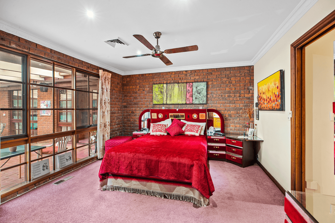 44 Huntingdon Drive, WANTIRNA SOUTH, VIC 3152