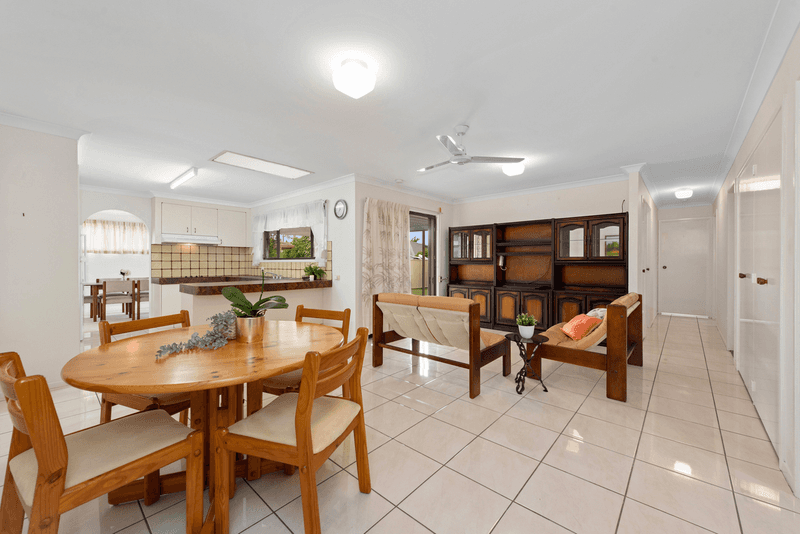 81 Meadowlands Road, CARINDALE, QLD 4152