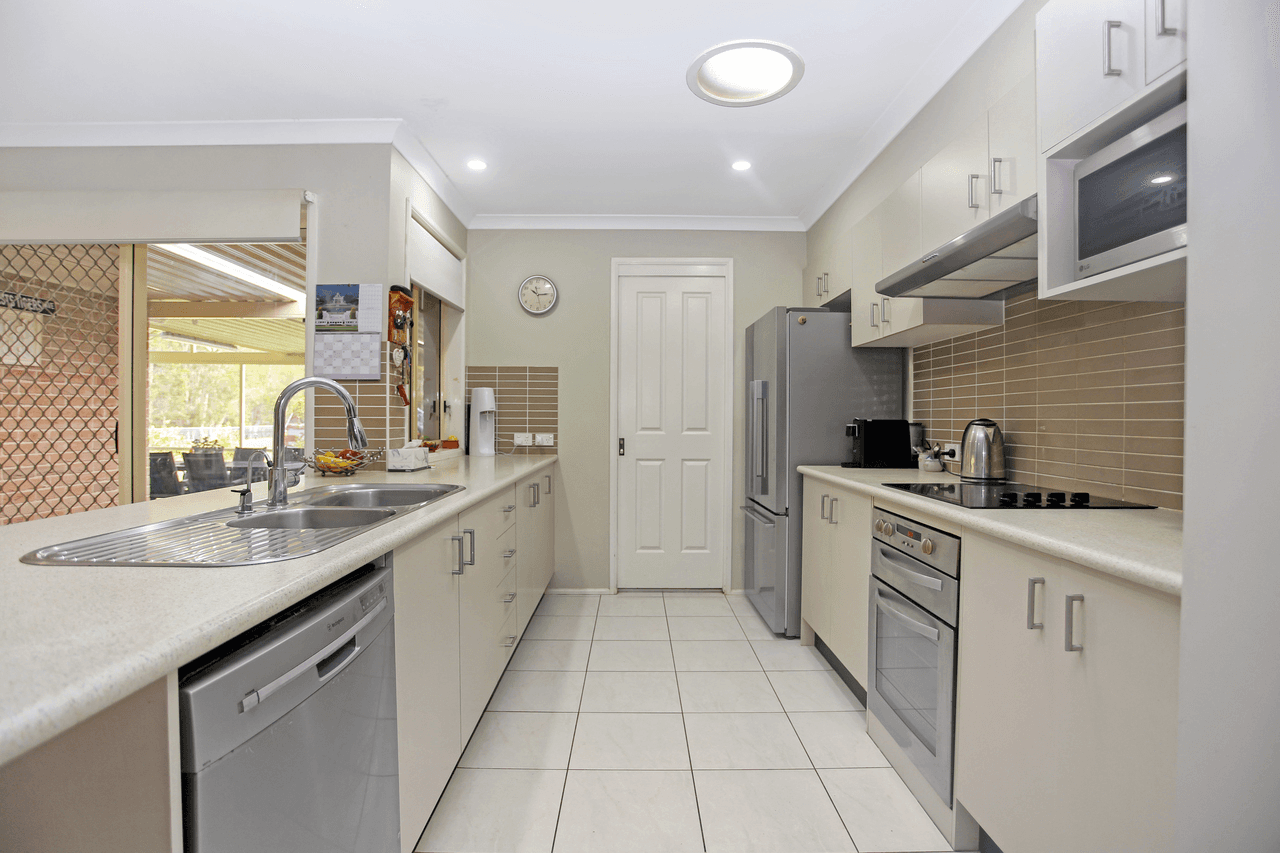 24 Sinclair Drive, TEA GARDENS, NSW 2324