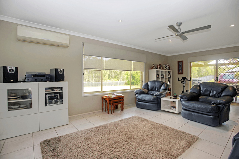 24 Sinclair Drive, TEA GARDENS, NSW 2324