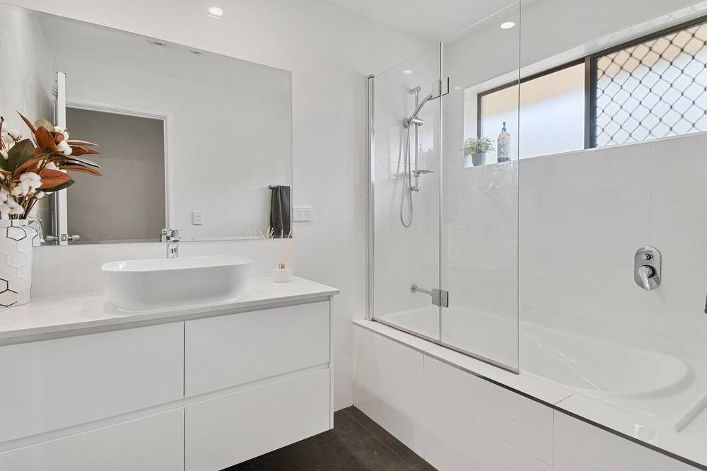 10 Glenariff Street, FERNY GROVE, QLD 4055