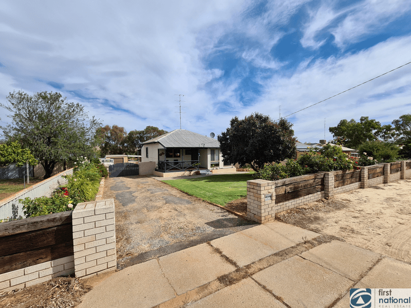 24 Hopetoun Avenue, NORTHAM, WA 6401