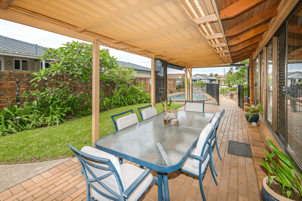 42 Walter Raleigh Crescent, HOLLYWELL, QLD 4216