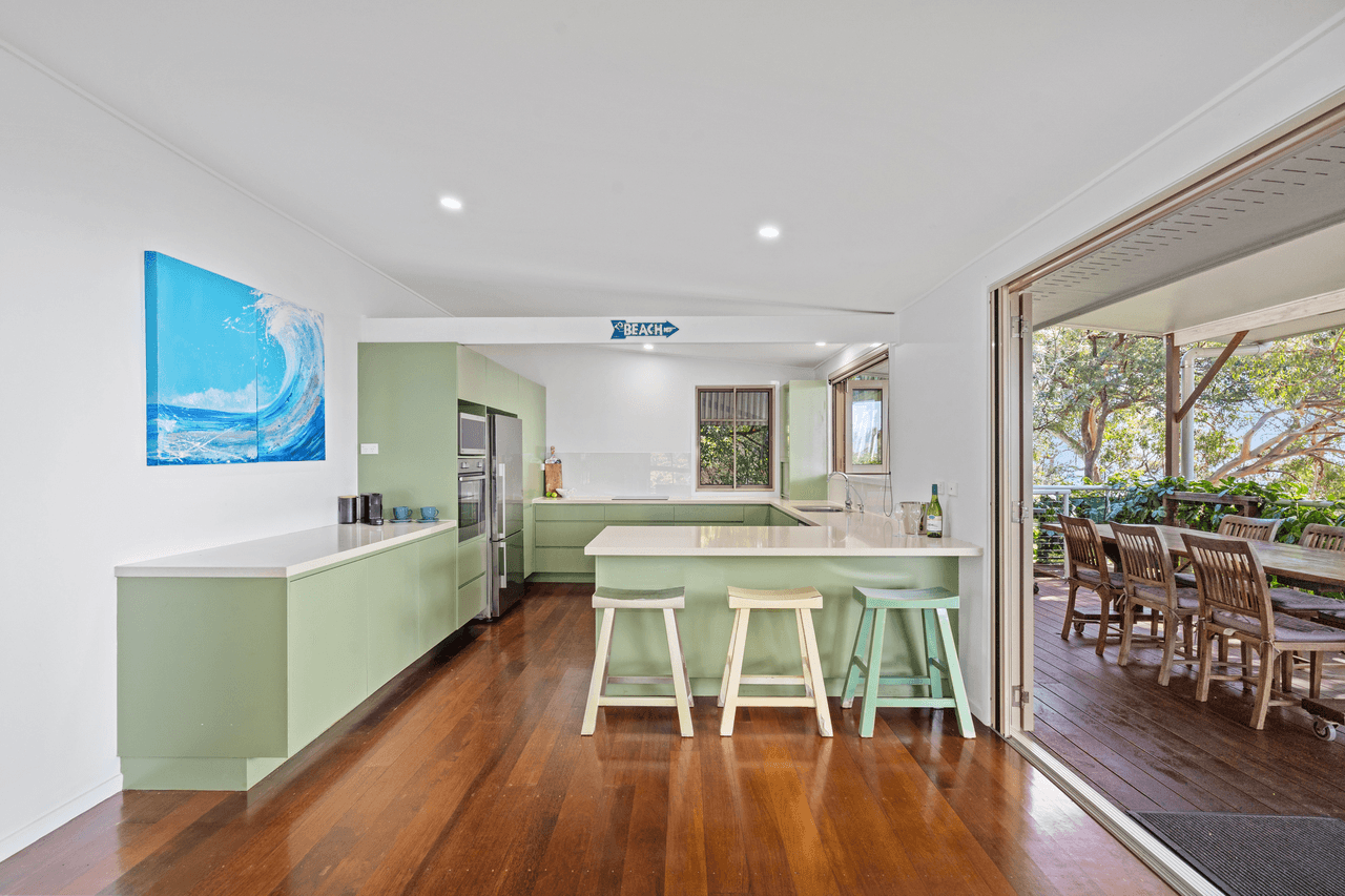 93 Tramican Street, POINT LOOKOUT, QLD 4183
