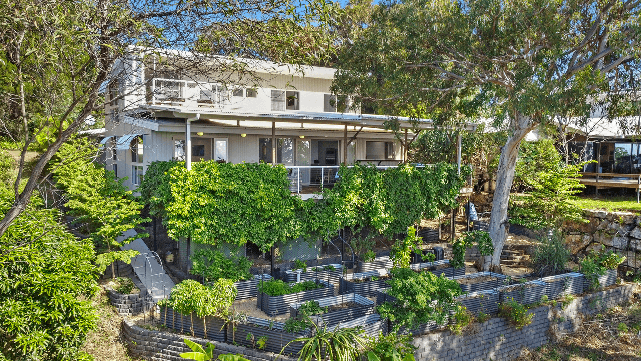 93 Tramican Street, POINT LOOKOUT, QLD 4183
