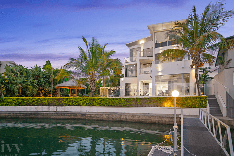 11 Knightsbridge Parade East, Sovereign Islands, QLD 4216