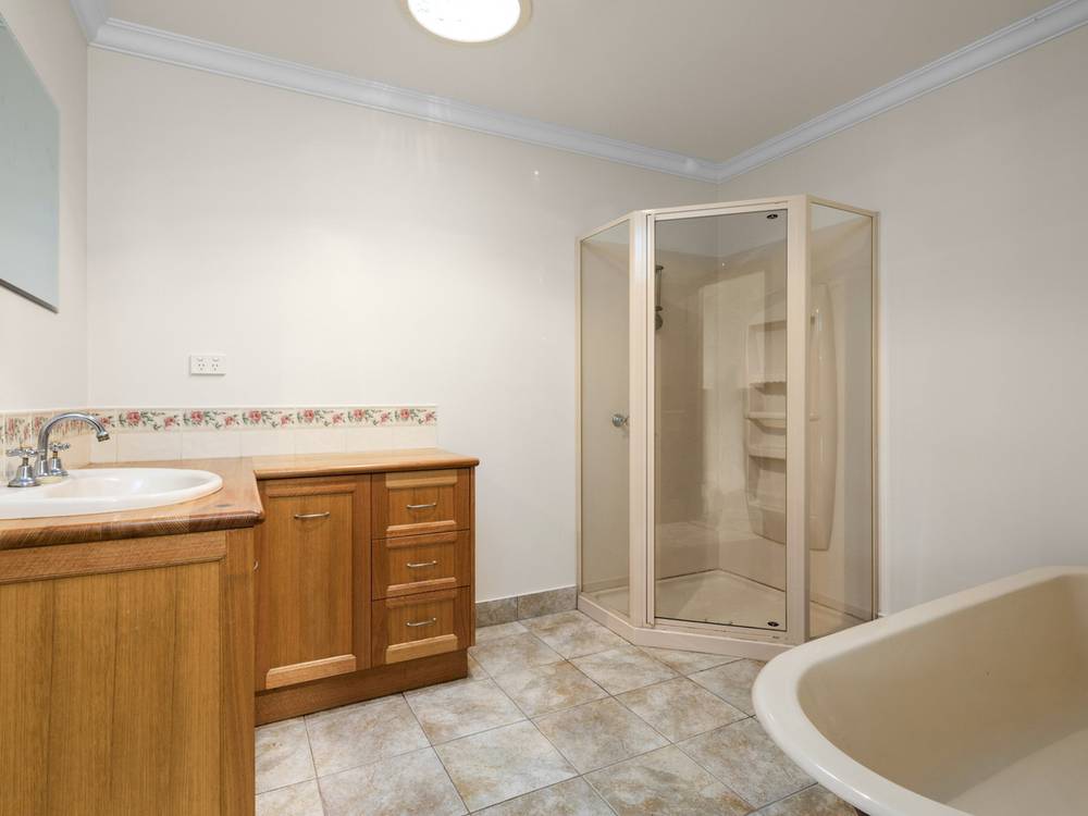 1 Barnard Drive, BICHENO, TAS 7215