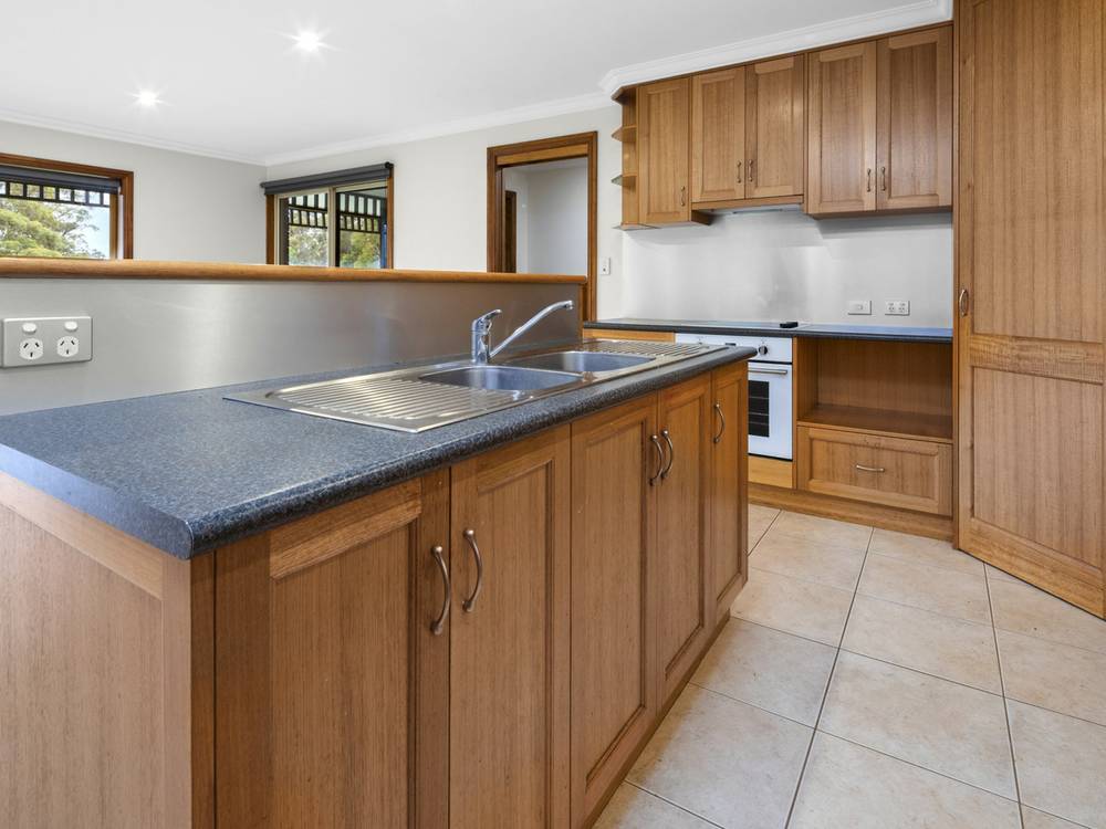 1 Barnard Drive, BICHENO, TAS 7215