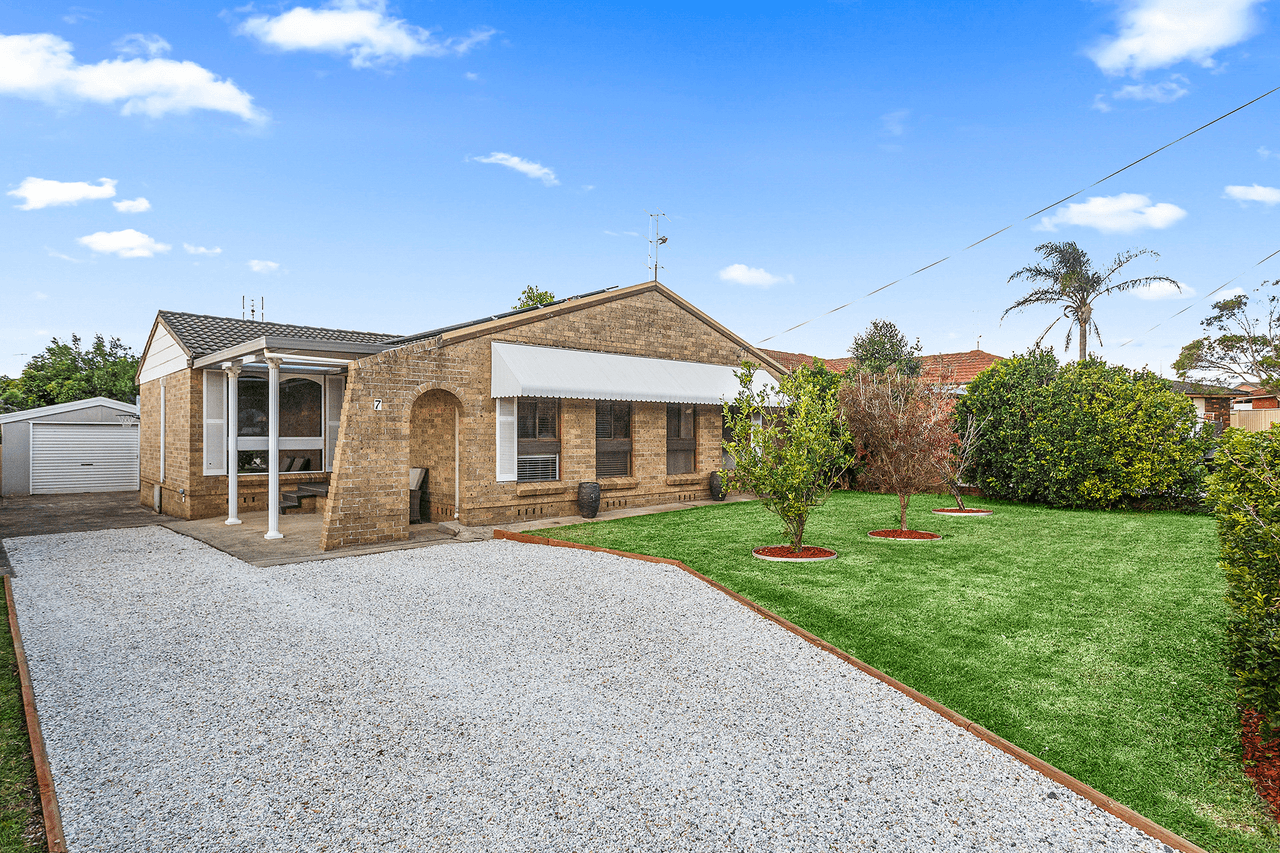 7 Camelot Place, OAK FLATS, NSW 2529