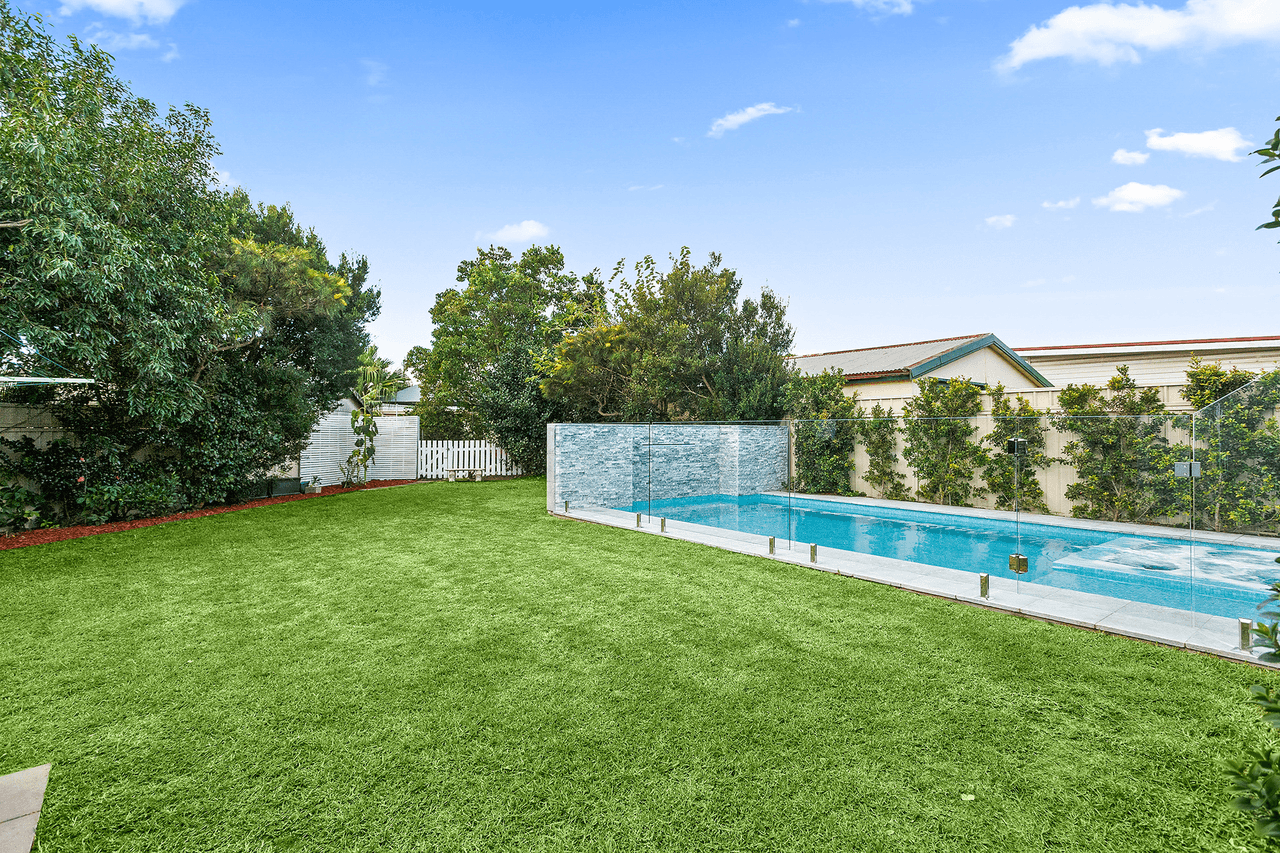 7 Camelot Place, OAK FLATS, NSW 2529