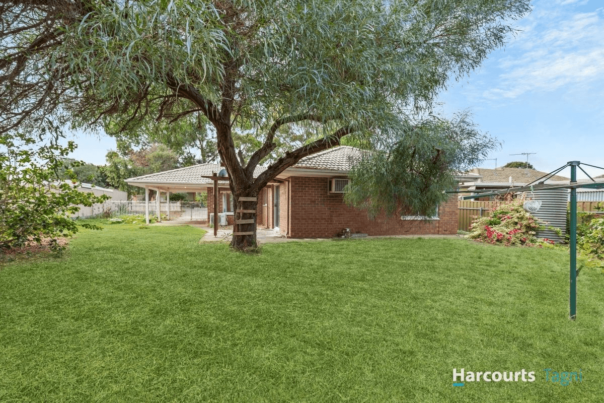 13 Playford Drive, Morphett Vale, SA 5162