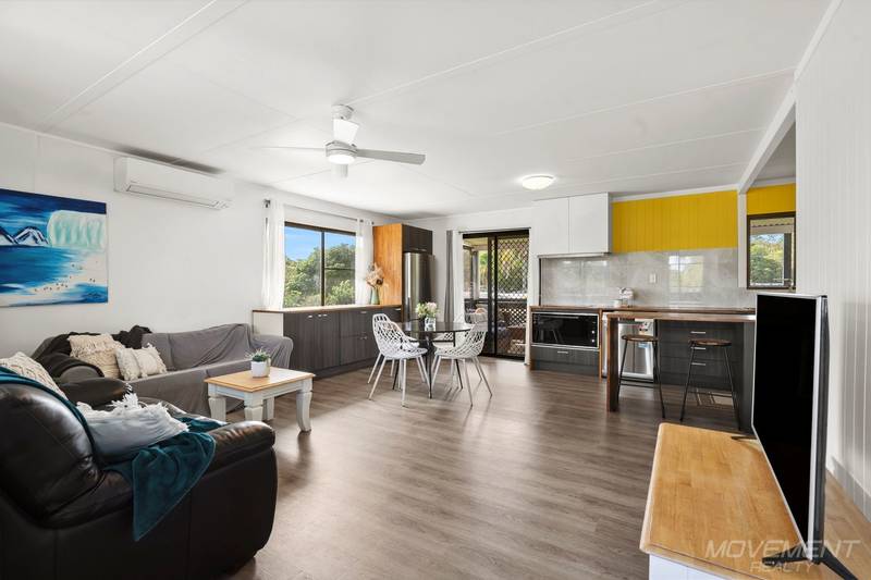 5 Charles Crescent, Beachmere, QLD 4510