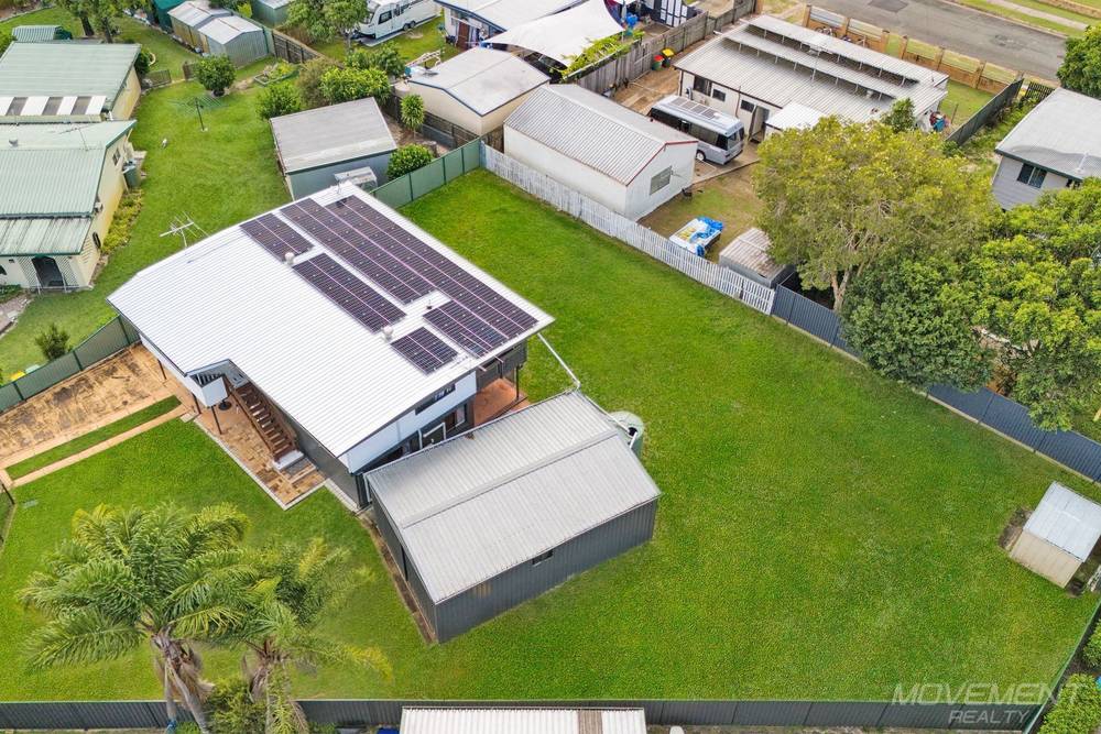 5 Charles Crescent, Beachmere, QLD 4510