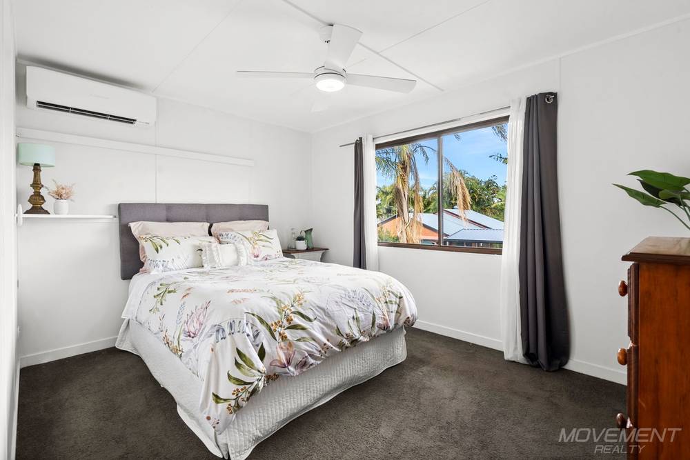 5 Charles Crescent, Beachmere, QLD 4510