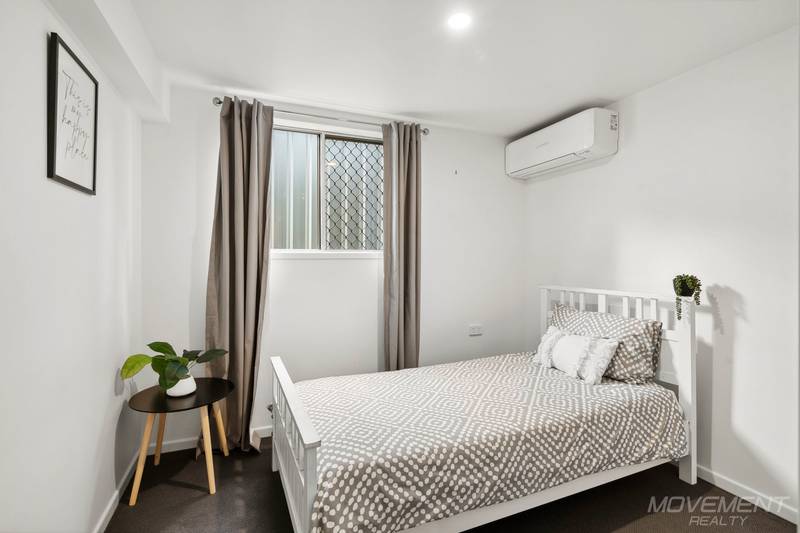 5 Charles Crescent, Beachmere, QLD 4510