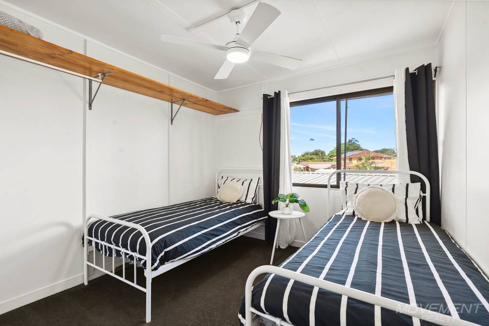 5 Charles Crescent, Beachmere, QLD 4510