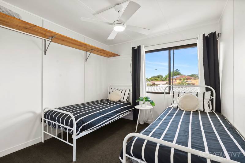 5 Charles Crescent, Beachmere, QLD 4510