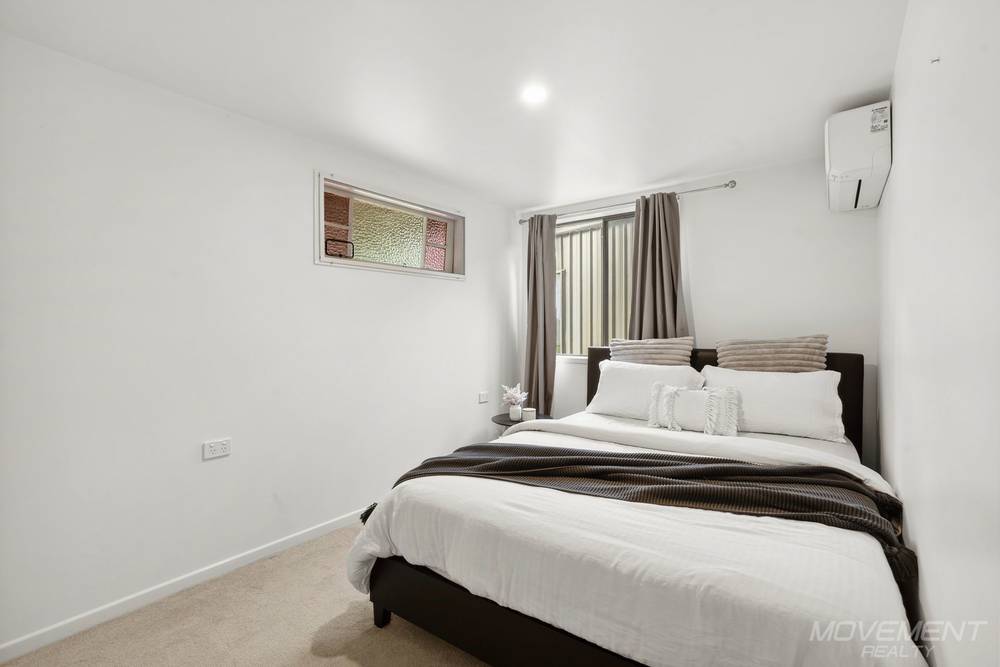 5 Charles Crescent, Beachmere, QLD 4510