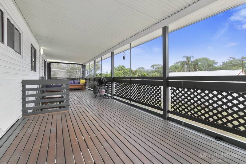 5 Charles Crescent, Beachmere, QLD 4510