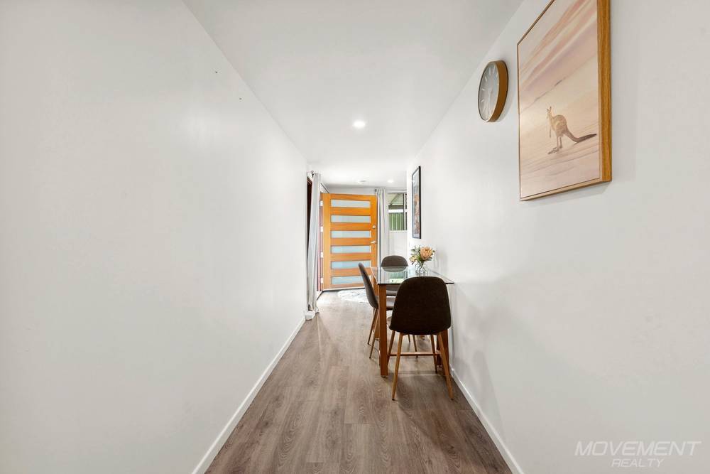 5 Charles Crescent, Beachmere, QLD 4510