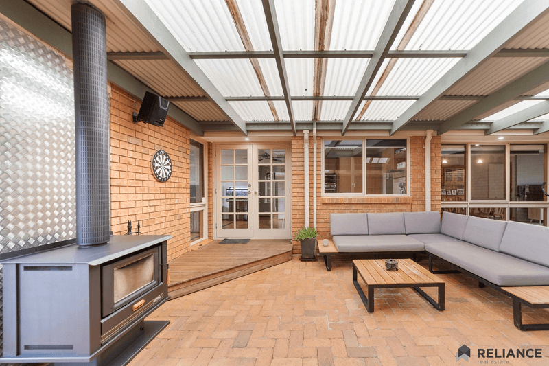 3 Clarendon Drive, Melton South, VIC 3338