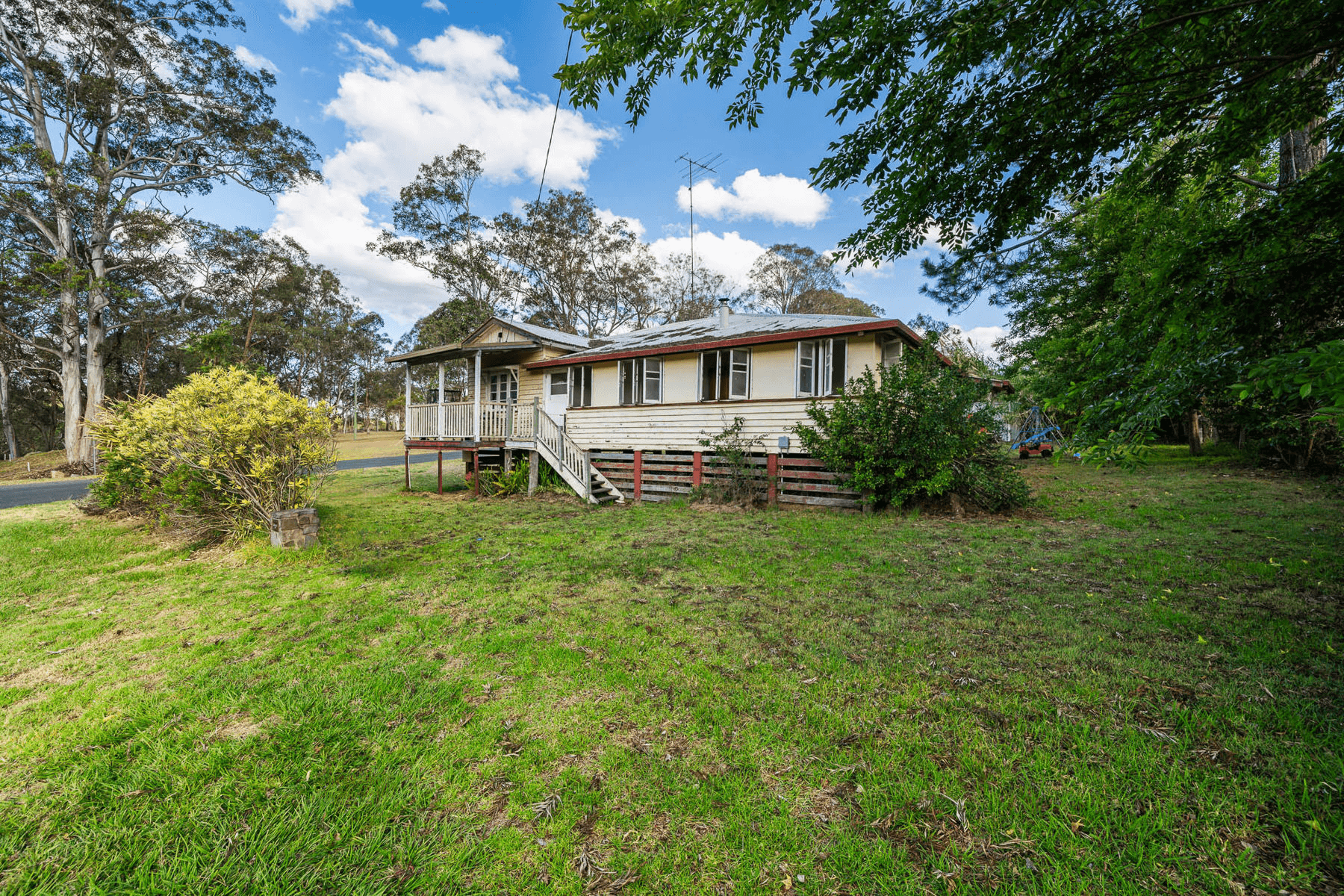 1 William Street, CROWS NEST, QLD 4355