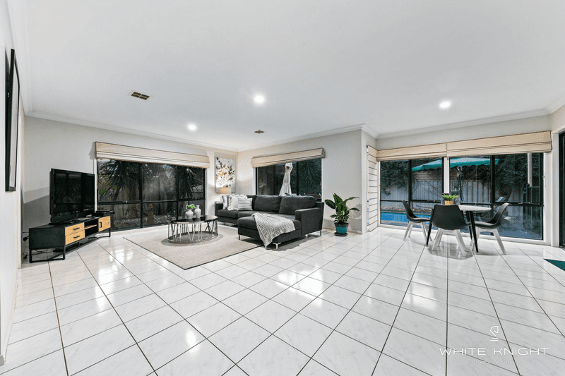 9 Lonsdale Court, CAROLINE SPRINGS, VIC 3023