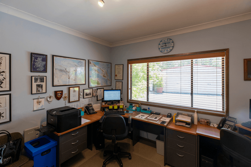 6 Hammond Drive, GAVEN, QLD 4211