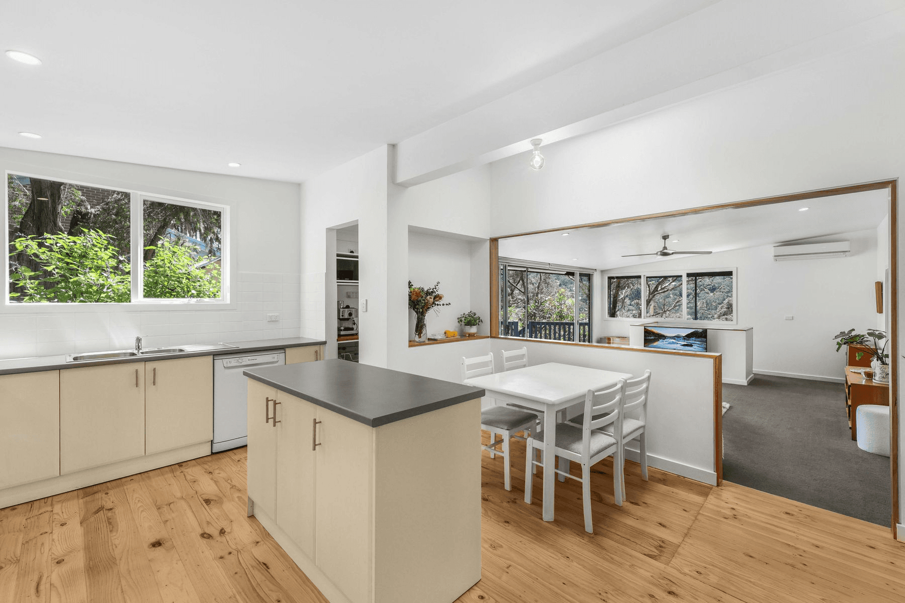 15 Ferndale Road, UPPER FERNTREE GULLY, VIC 3156