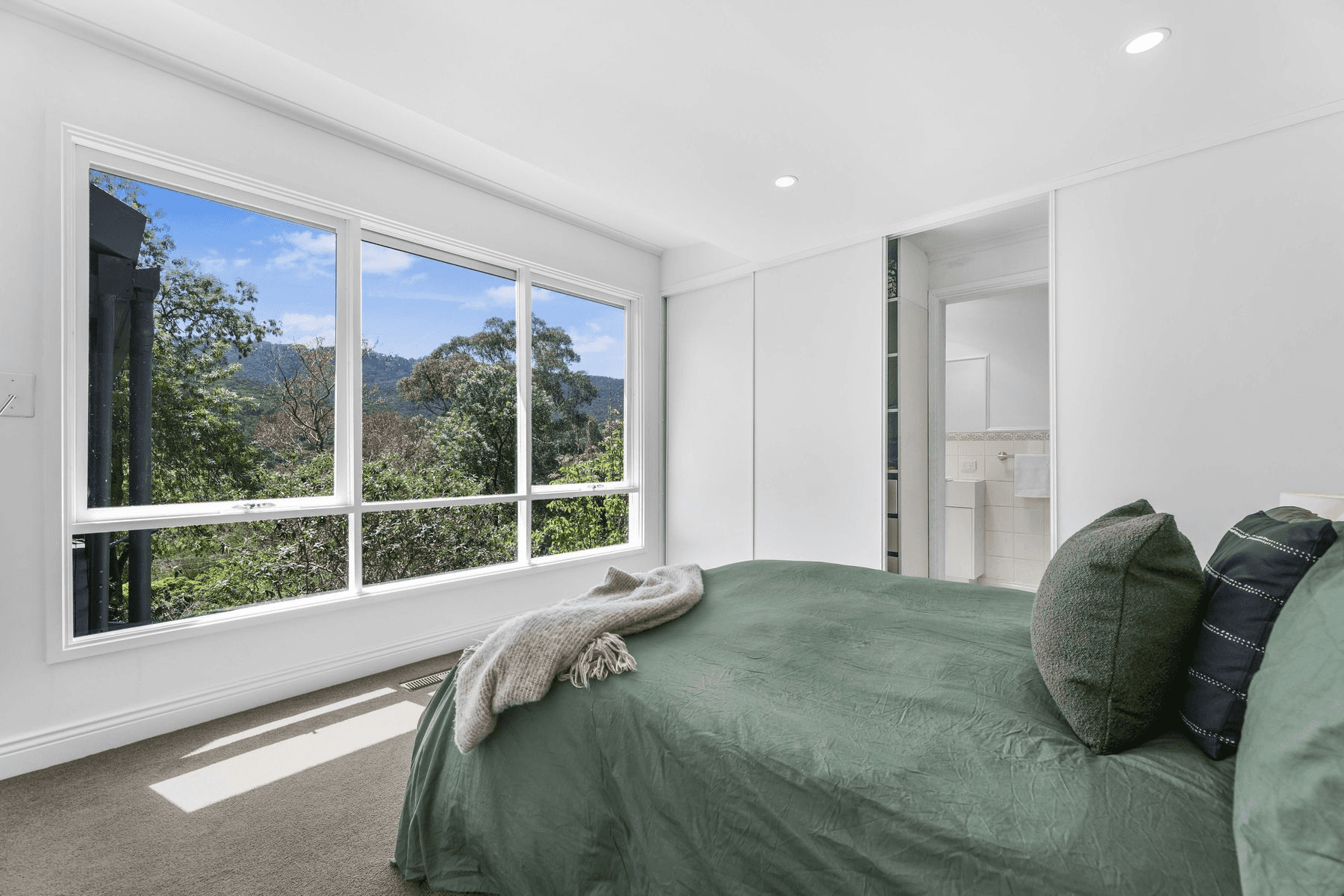 15 Ferndale Road, UPPER FERNTREE GULLY, VIC 3156