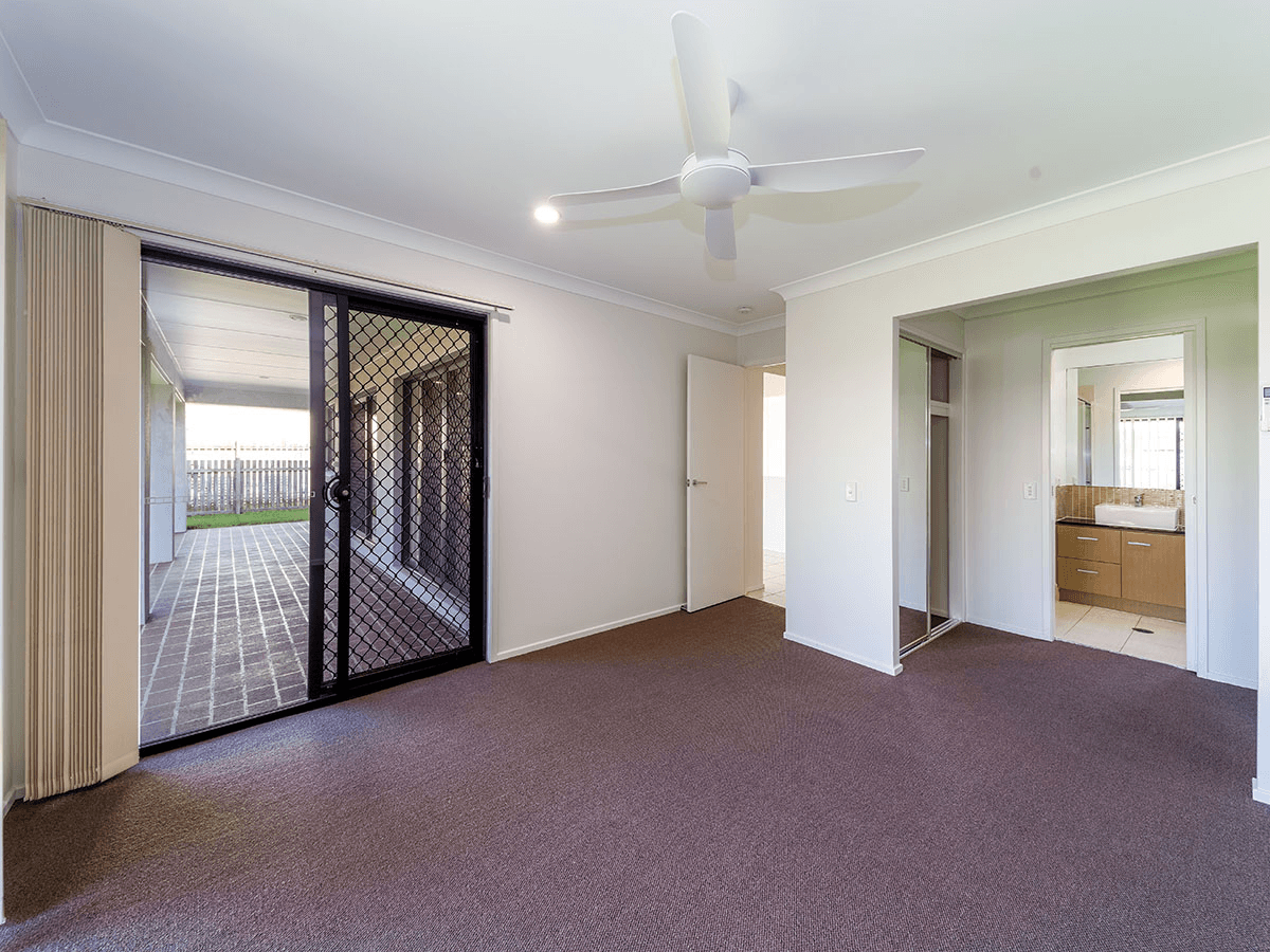 6 Captain Cook Street, URRAWEEN, QLD 4655