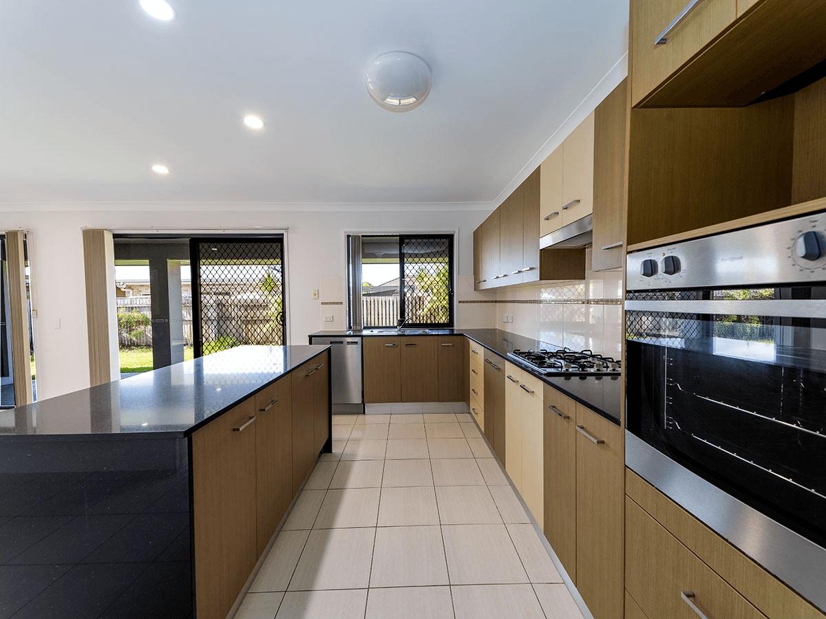 6 Captain Cook Street, URRAWEEN, QLD 4655