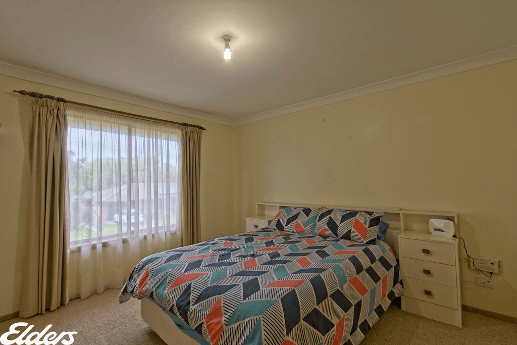 6 WOORARRA Road, WELSHPOOL, VIC 3966