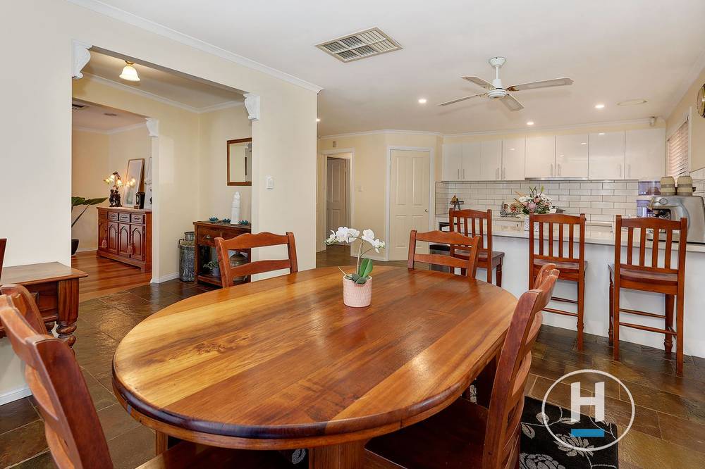 61 Rossiter Avenue, ROXBURGH PARK, VIC 3064