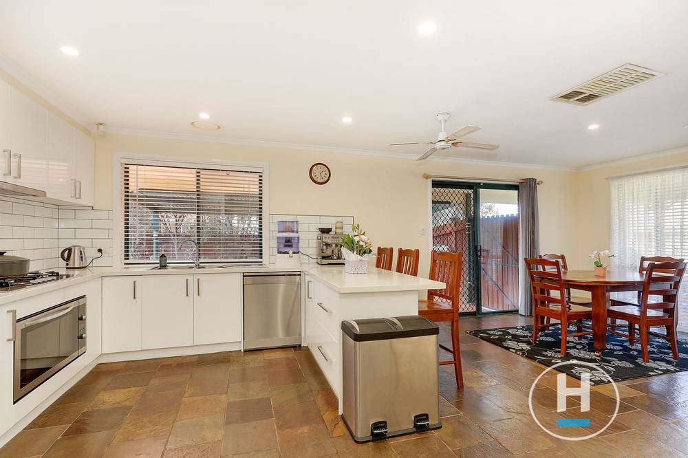 61 Rossiter Avenue, ROXBURGH PARK, VIC 3064
