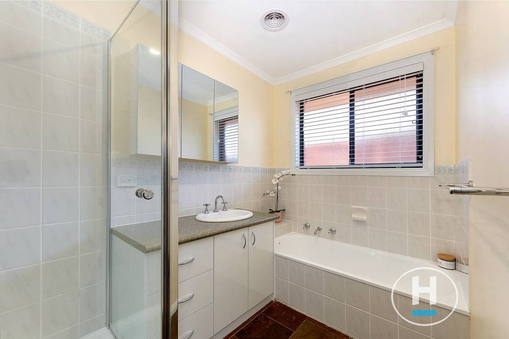 61 Rossiter Avenue, ROXBURGH PARK, VIC 3064