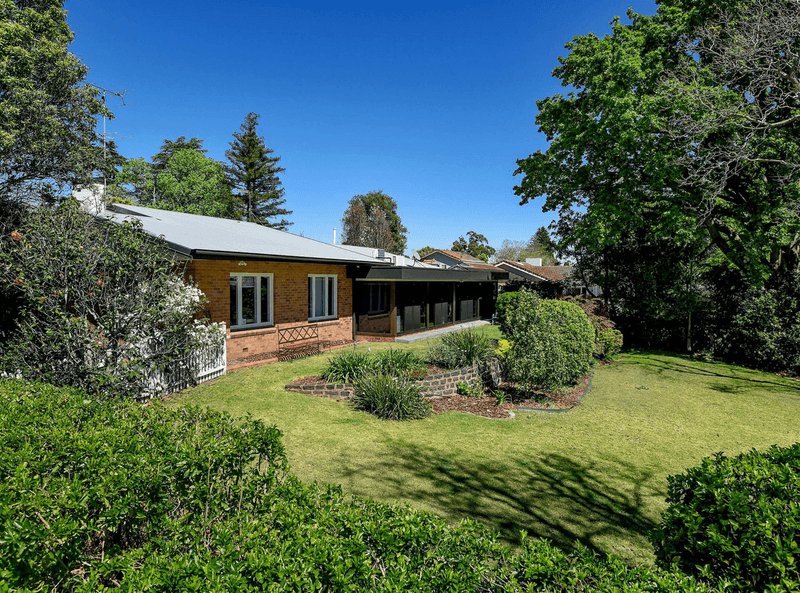 21 Wirra Wirra Street, Mount Lofty, QLD 4350