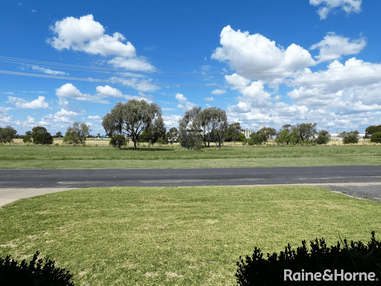 51 Brigalow Drive, MOREE, NSW 2400