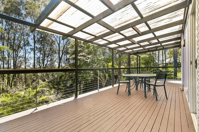 16 Val Crescent, NOOSAVILLE, QLD 4566