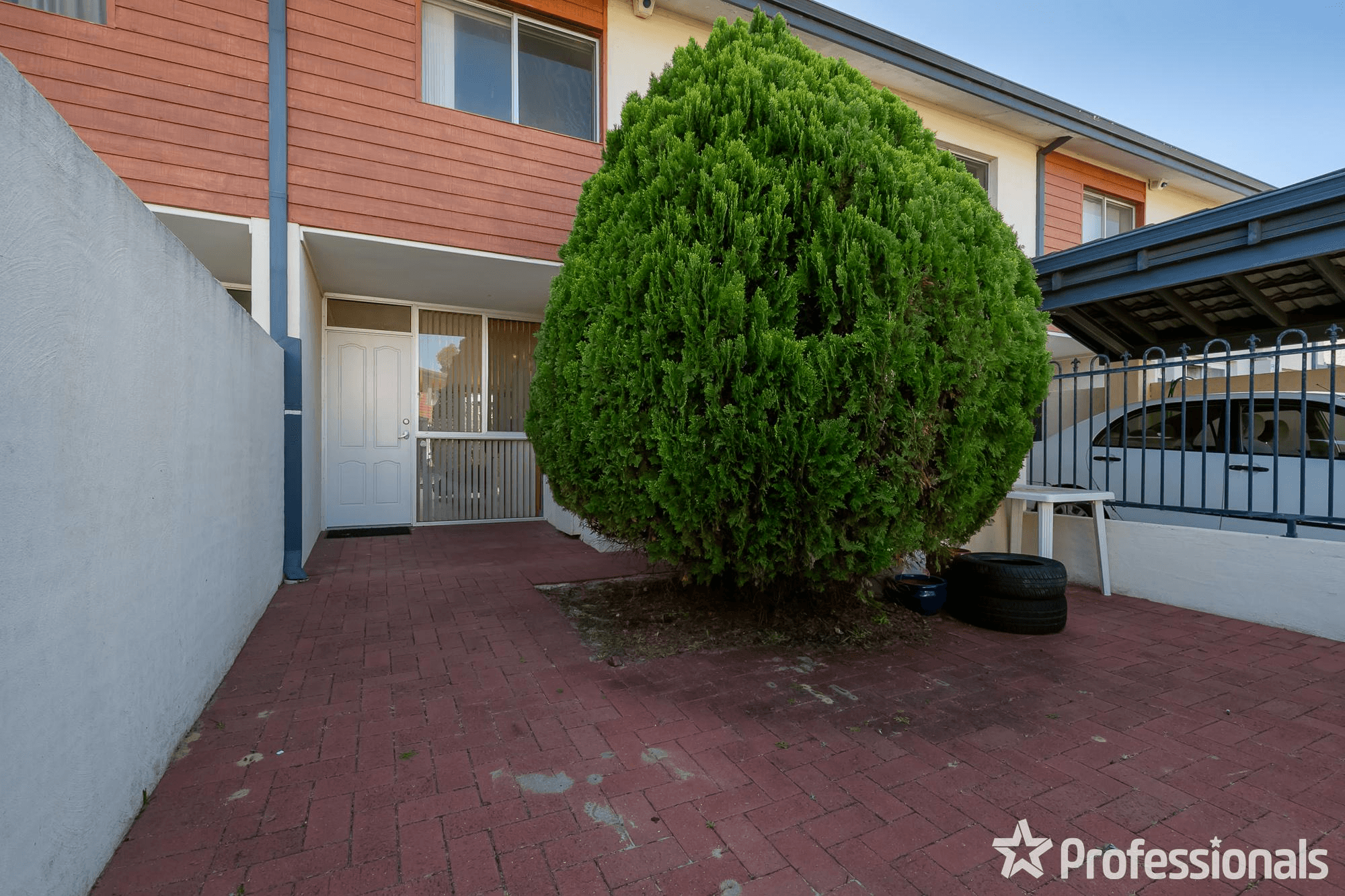 2/24 Melinga Court, KARAWARA, WA 6152