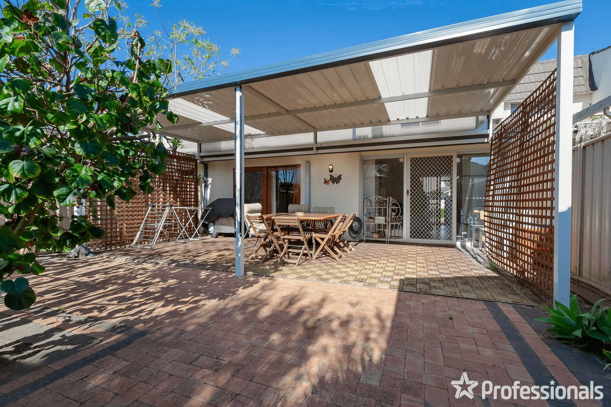 2/24 Melinga Court, KARAWARA, WA 6152