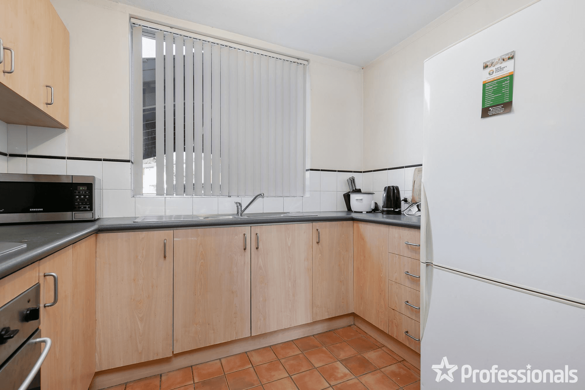 2/24 Melinga Court, KARAWARA, WA 6152