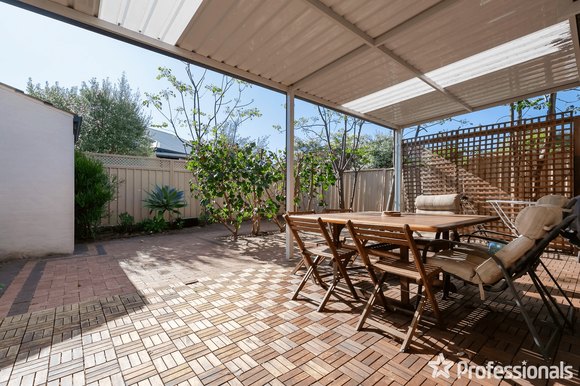 2/24 Melinga Court, KARAWARA, WA 6152