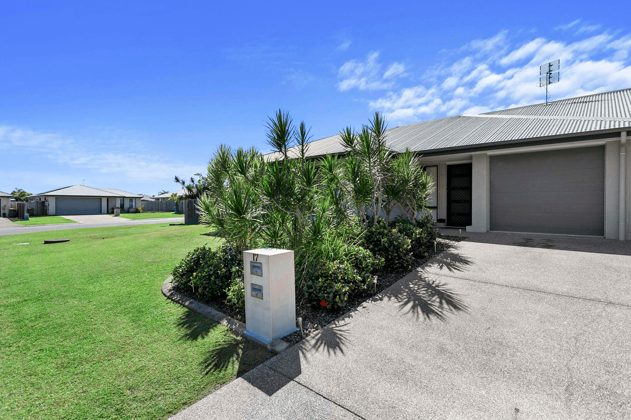 17a & 17b Empire Circuit, DUNDOWRAN, QLD 4655