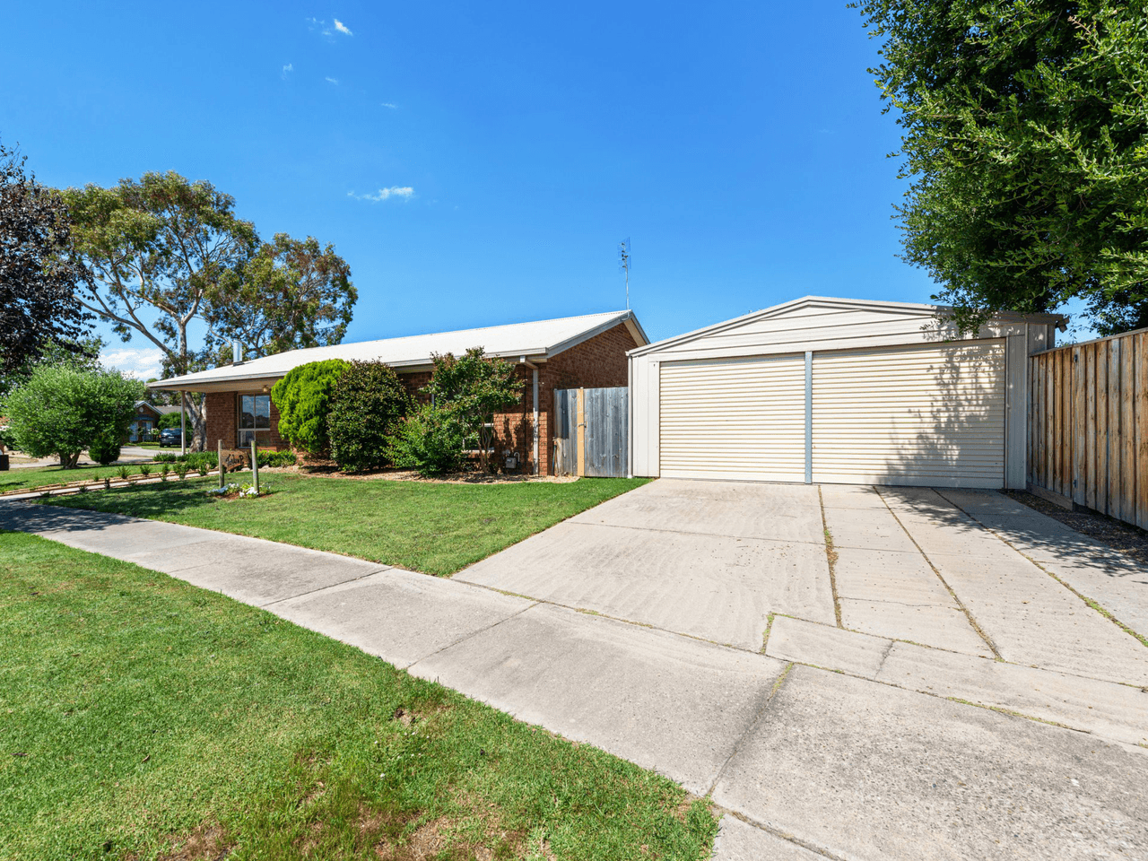 2 Tairua Place, EASTWOOD, VIC 3875