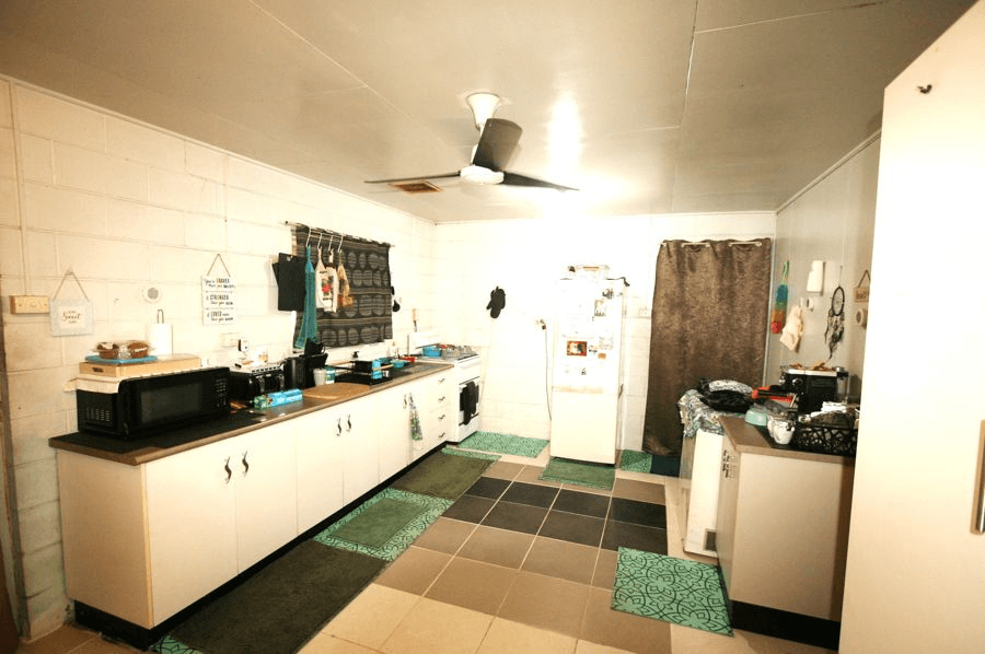 10 Goonyella Avenue, SARINA, QLD 4737