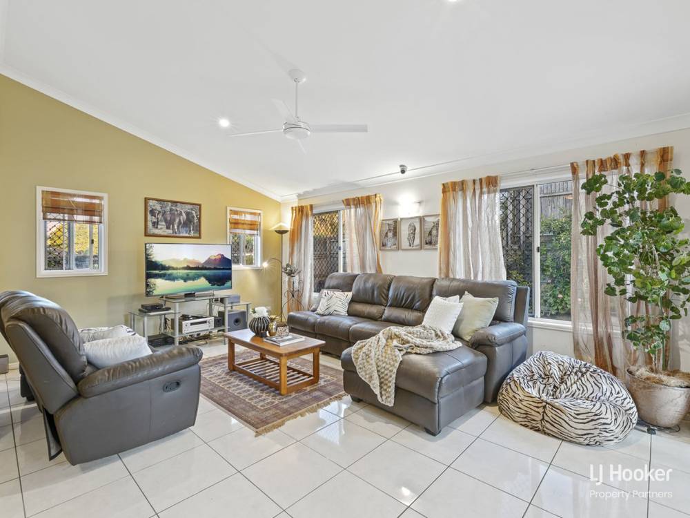 22 Avonlea Place, EIGHT MILE PLAINS, QLD 4113